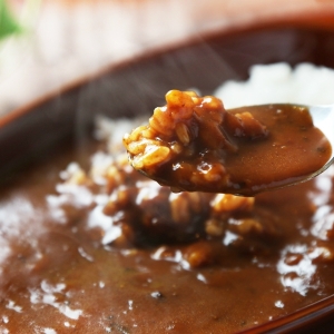 舞妓はんのまかないカレー（旨中辛）サムネイル2